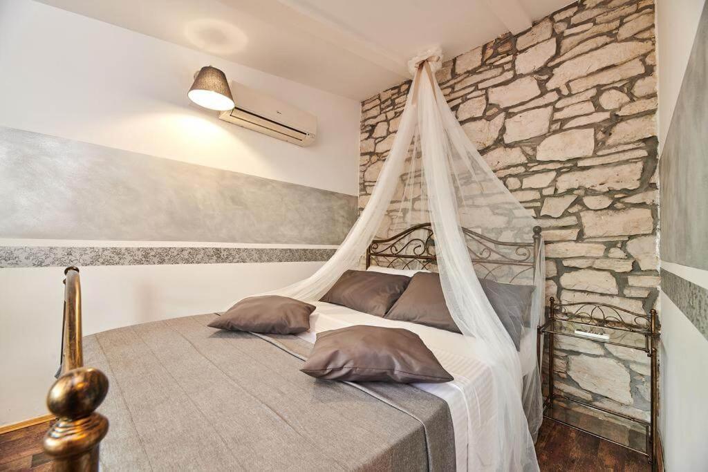 Bed&Breakfast Konoba Pjero Buje Eksteriør billede