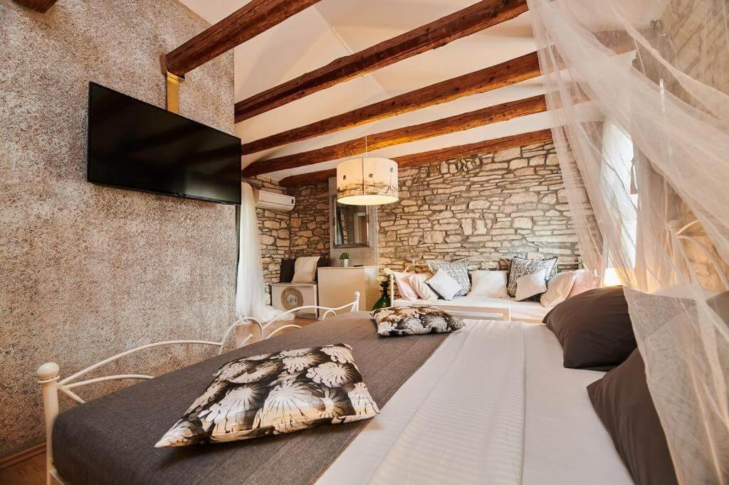 Bed&Breakfast Konoba Pjero Buje Eksteriør billede